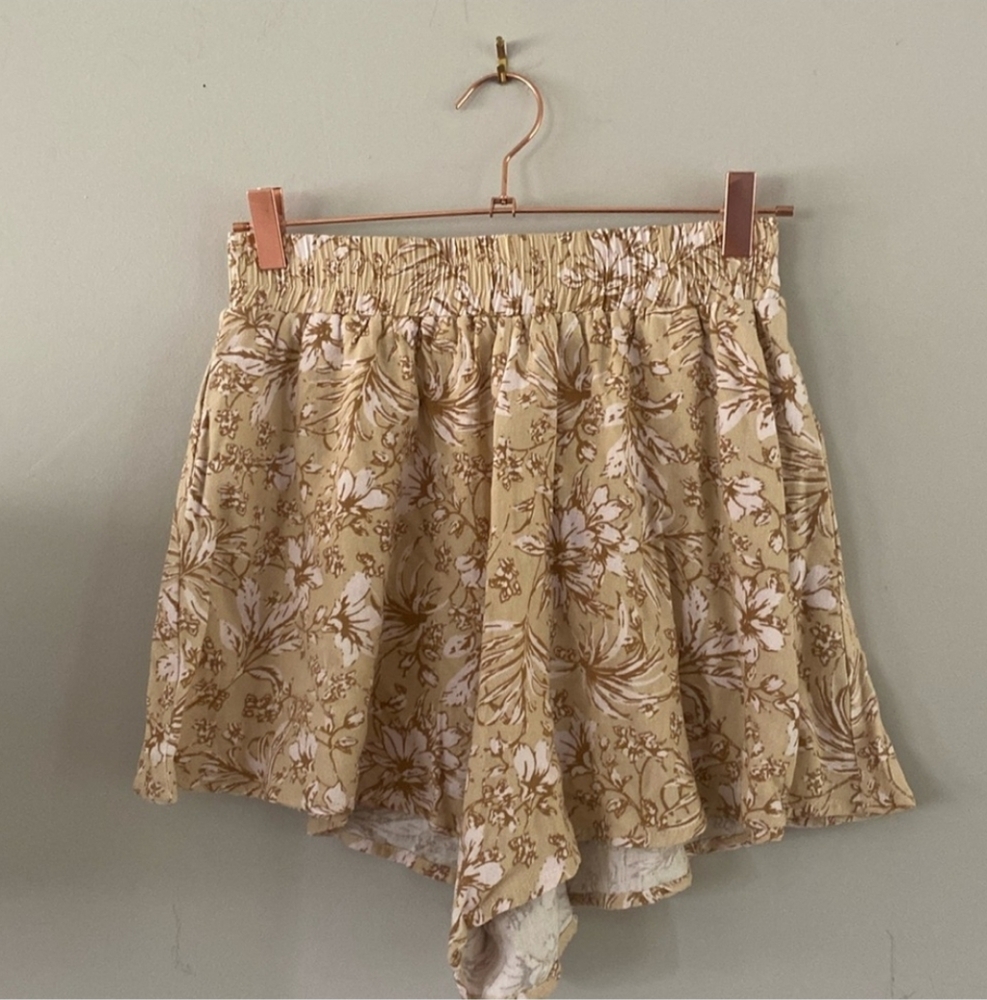 By Together Floral Print Flowy Shorts Size Medium